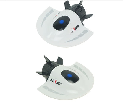 Magical Wei mini remote control submarine water children's toy remote control boat