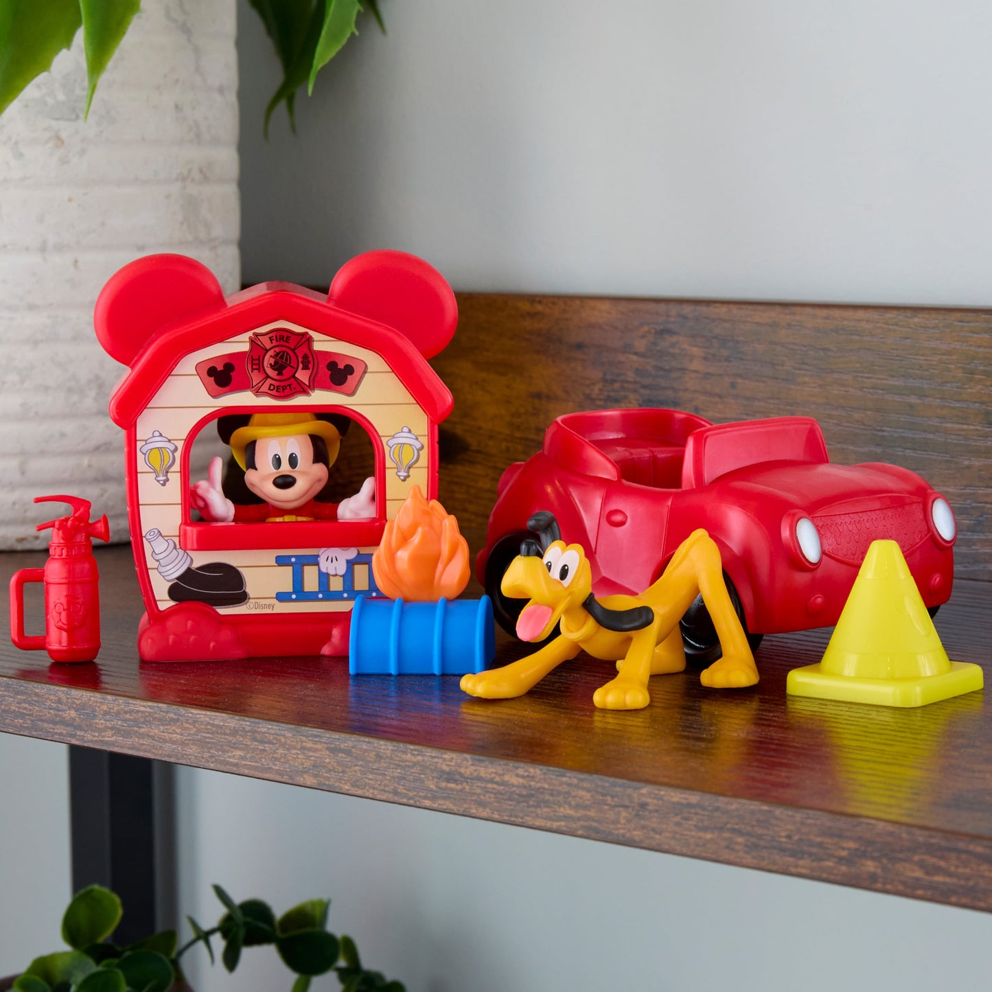 Disney Jr.  Mini Playset, 7-Pieces, Toy for Kids Ages 3 and Up