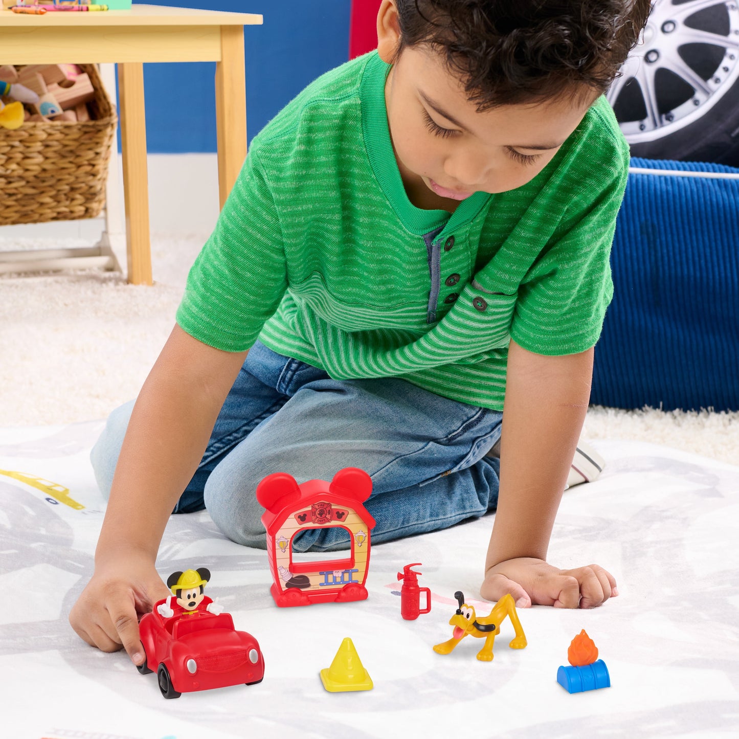 Disney Jr.  Mini Playset, 7-Pieces, Toy for Kids Ages 3 and Up