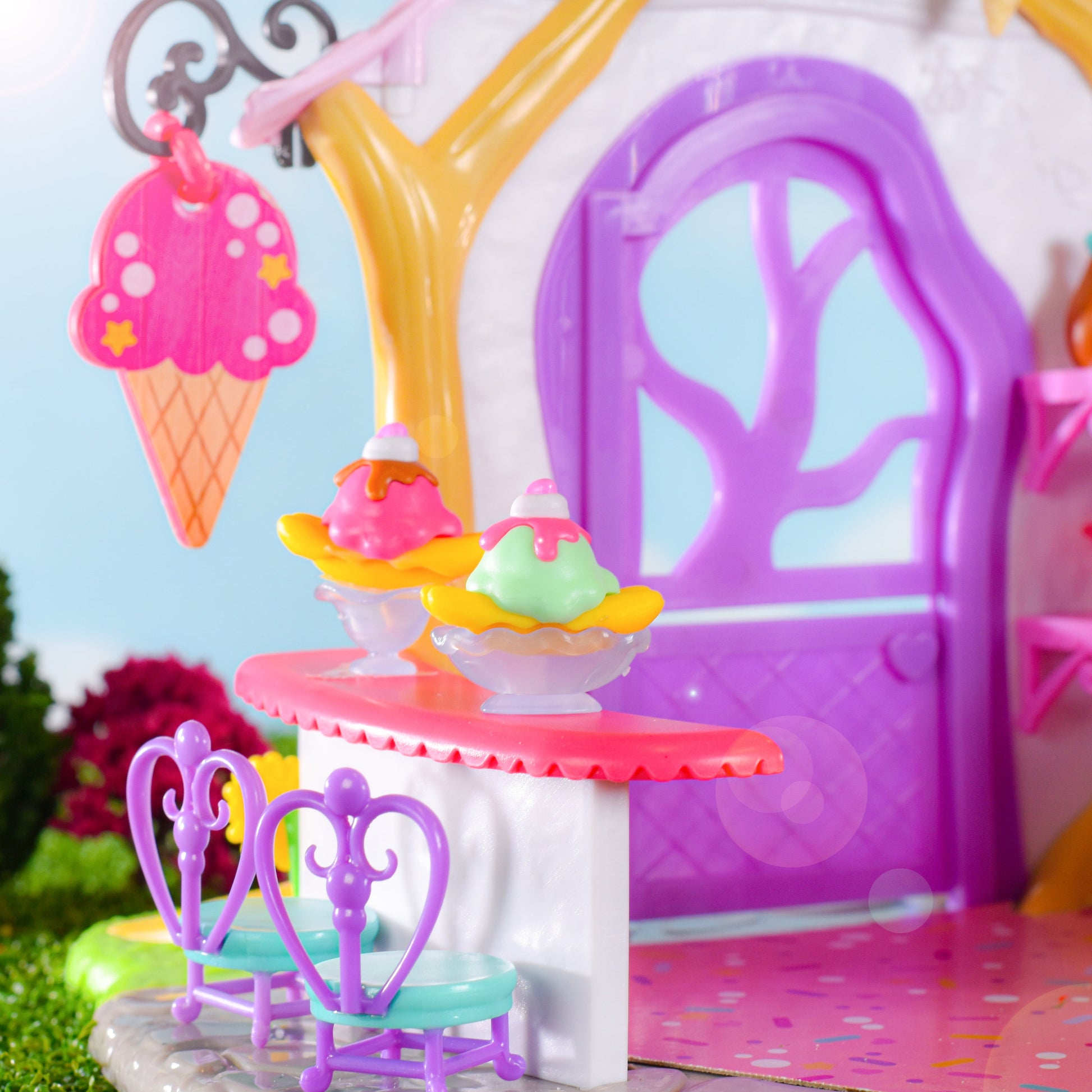 Crystal’S Ice Cream Shop Set with Miniature Doll Figure, (Set of 36)