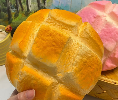 Slow Rebound Large Pineapple Bread Internet Celebrity Super Large Lava Bread Milk Flavor Super Soft Rebound Super Slow