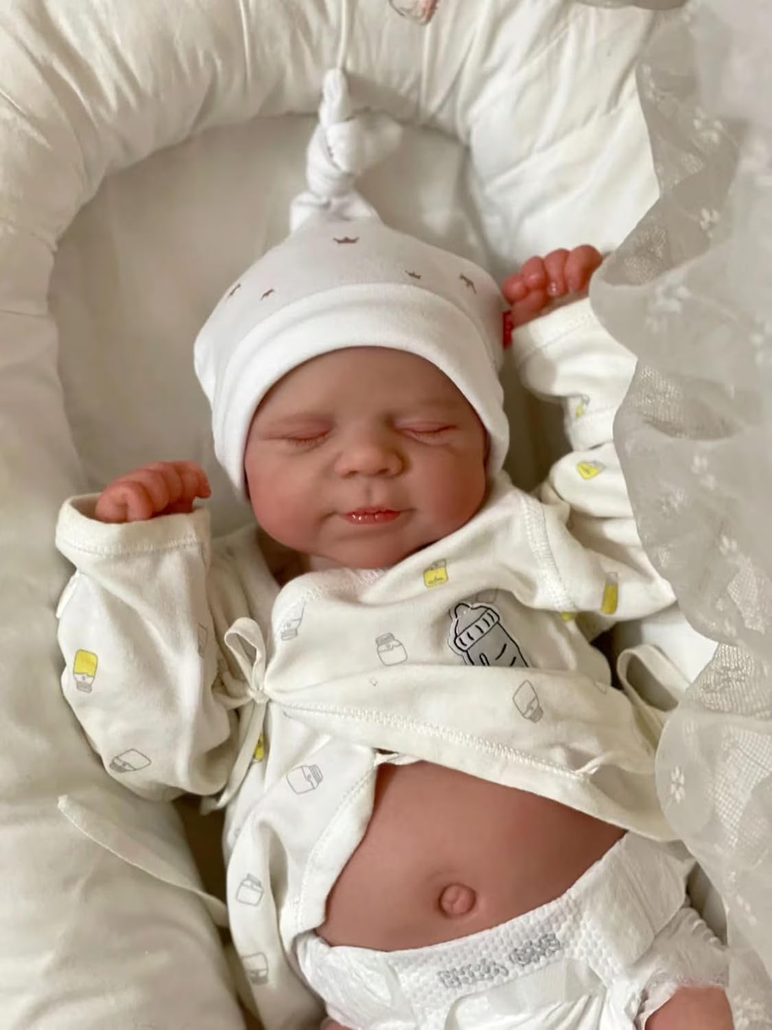 Lifelike Reborn Baby Dolls - 18 Inch Cute Sleeping Realistic Baby Doll Sweet Girl Full Vinyl Body Reborn Toddler Dolls Real Life Baby Dolls for Kids 3+ & Collectors